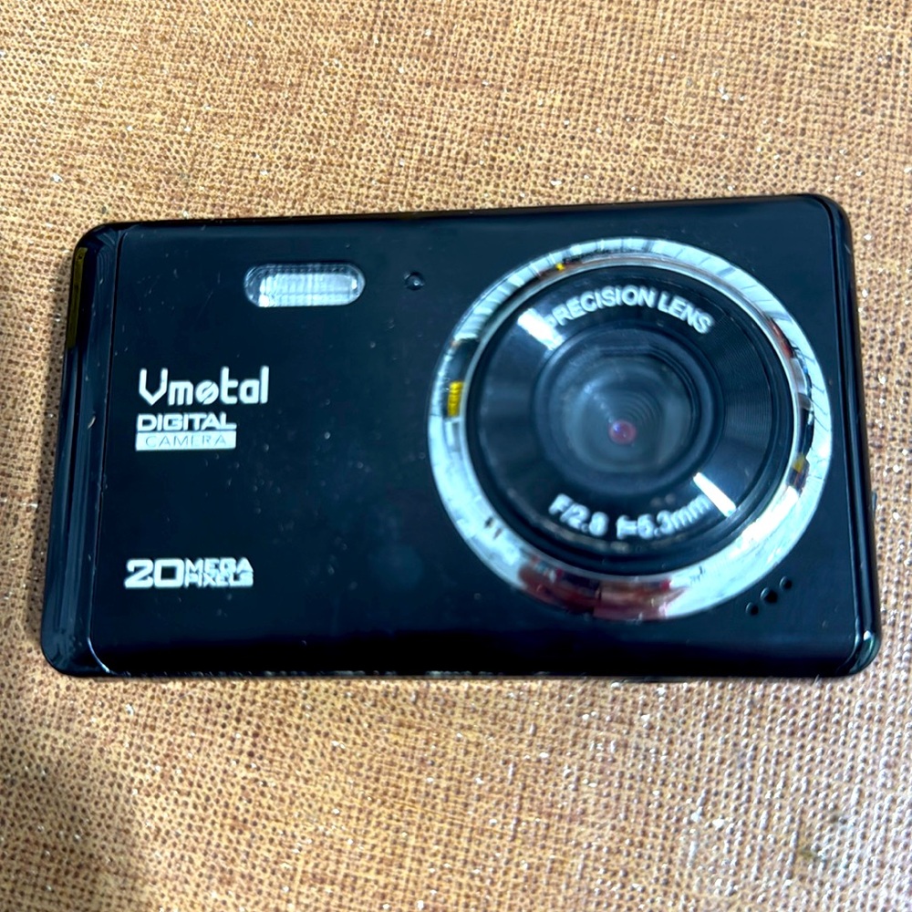 Vmetal digital camera with precision Lens!!